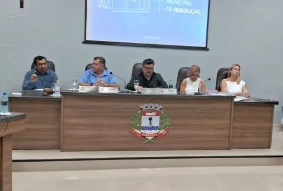 Câmara de Rebouças arquiva denúncia contra vereador “Tio Chico” por 6 votos a 2