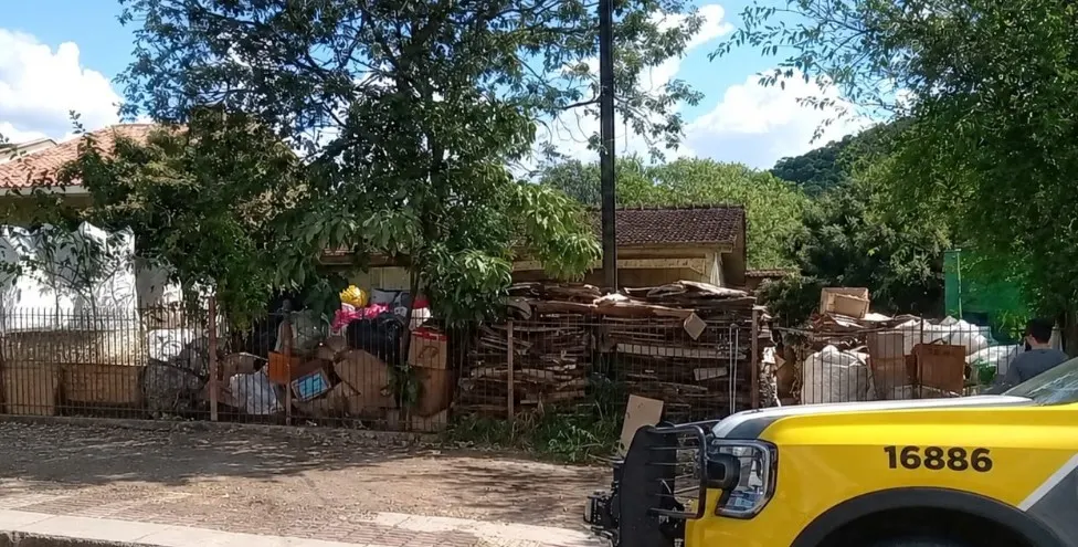 Polícia Ambiental flagra reciclagem irregular e aplica multas em Irati