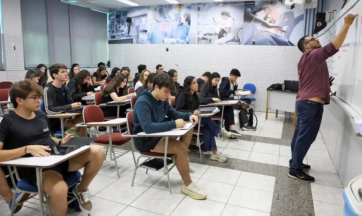Desenrola Fies: estudante pode renegociar dívida a partir desta quarta (13)