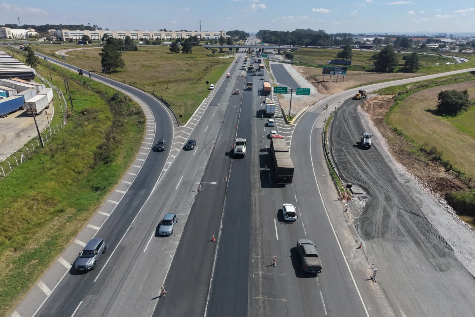 Obra de duplicação da BR-277 no sentido Litoral entra na etapa de pavimentação