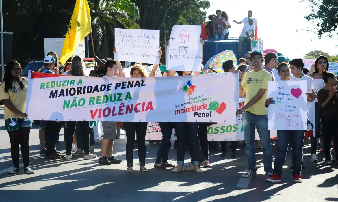 CCJ retoma nesta terça (19) debate sobre redução da maioridade penal de 18 para 16 anos