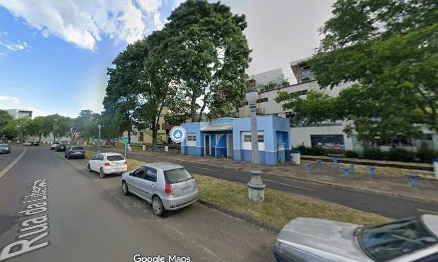 Funcionárias se trancam em banheiro após ameaças de mulher com pedaço de madeira em Irati