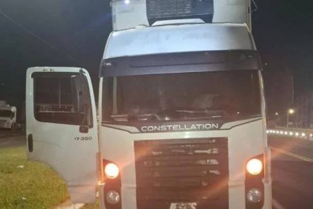 Caminhão suspeito de fugir após acidente fatal em Irati é localizado em General Carneiro