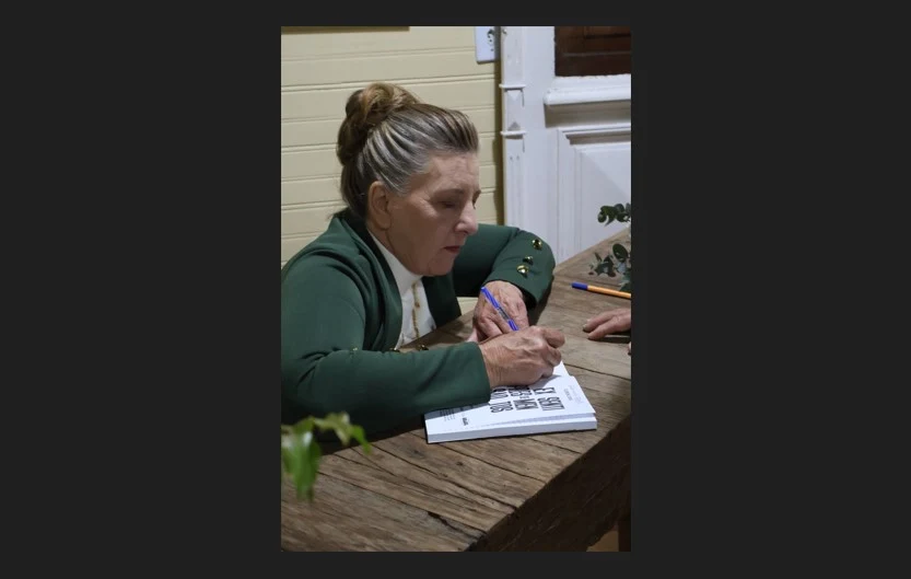 Entre sentimentos e natureza: Filomena Zorek lança novo livro em Irati
