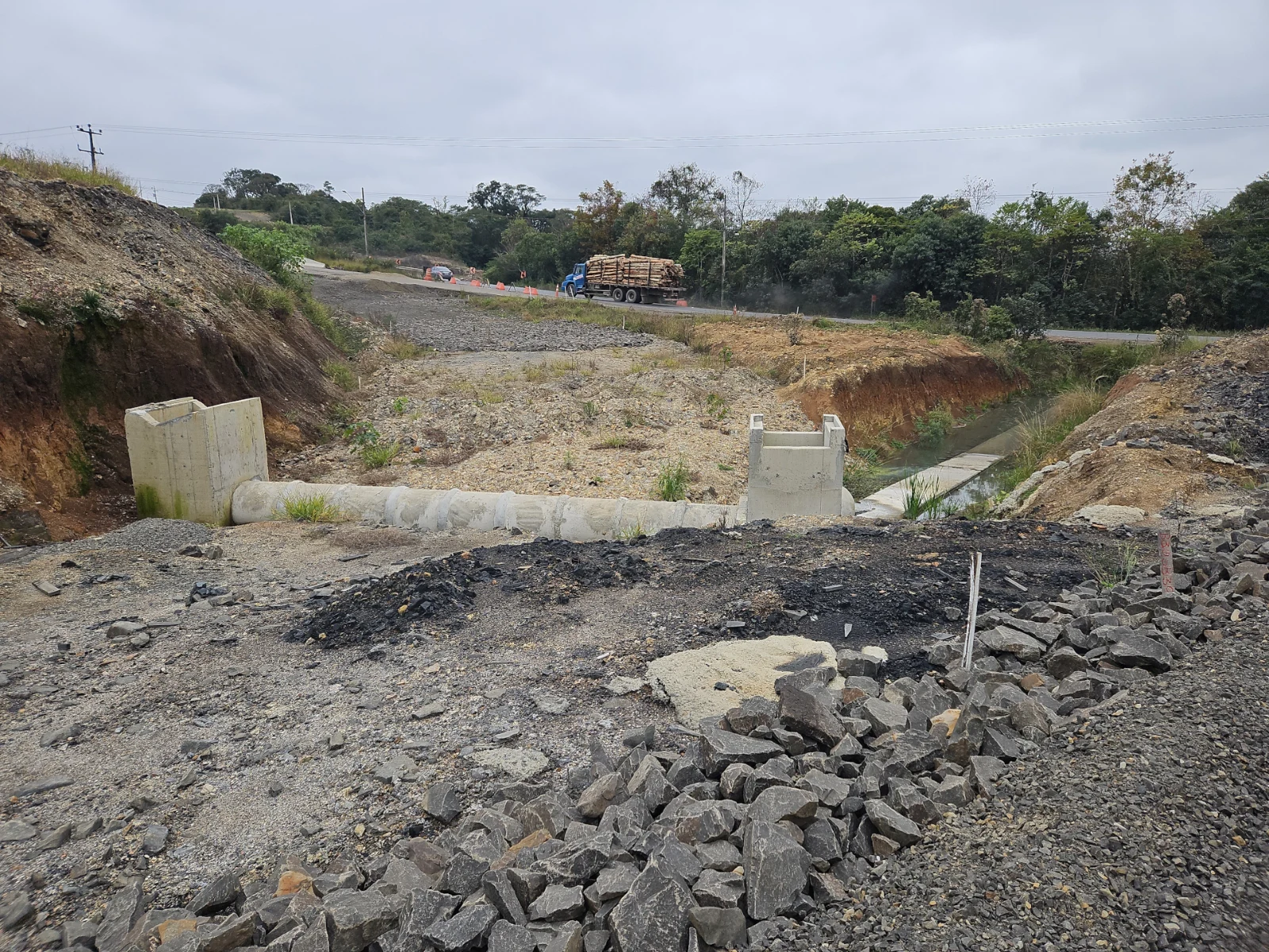 Após descoberta de fósseis, obra milionária em Irati volta a avançar