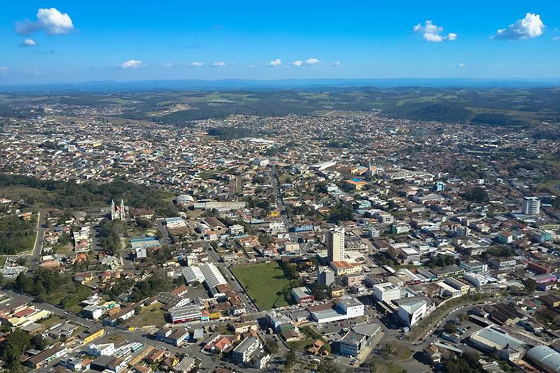 Irati e Rebouças recebem quase R$ 125 milhões em obras, pavimentação e saúde