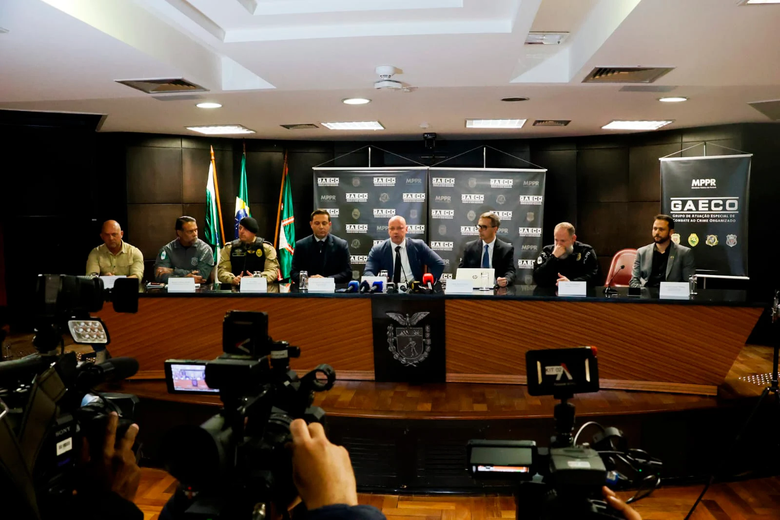 Operação das forças do Paraná contra facção criminosa prende seis pessoas e cumpre 559 mandados