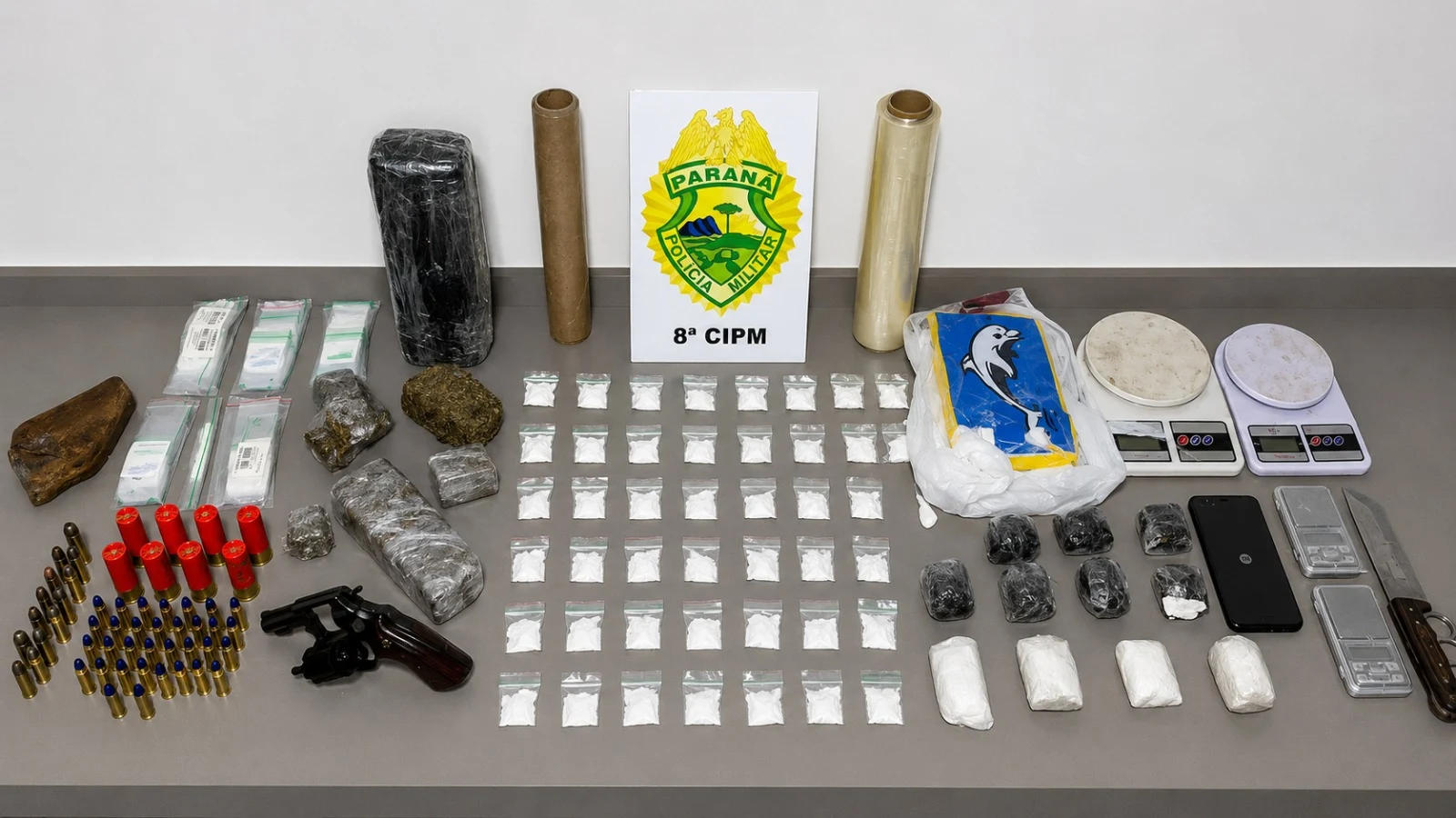 Polícia apreende quase 4 kg de drogas, arma e munições durante operação em Imbituva