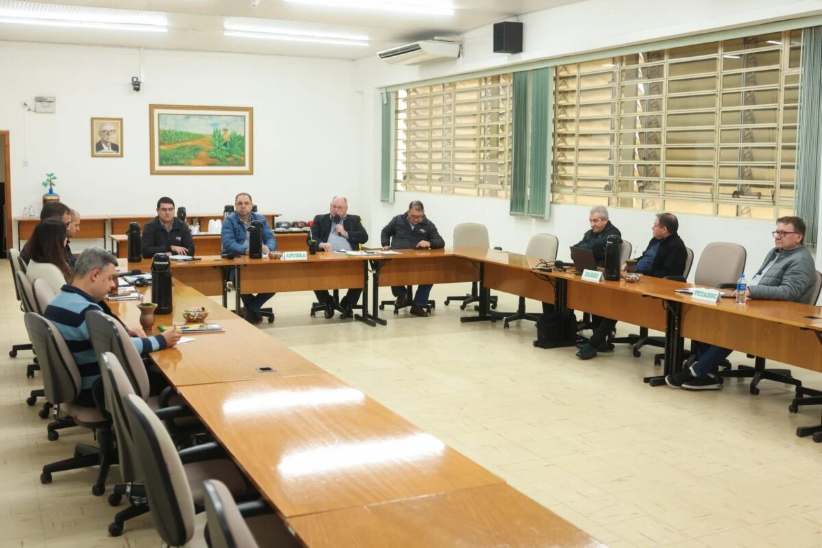 Entidades cobram fumageiras sobre comercialização do tabaco em reuniões das Cadecs
