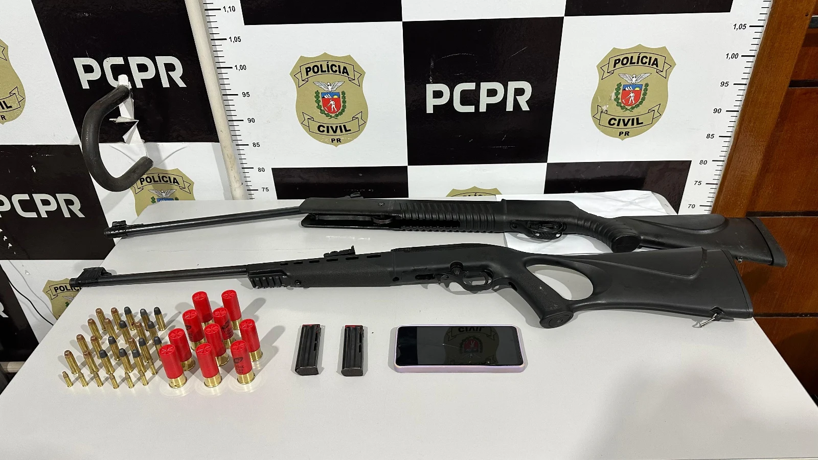 Escondido embaixo de uma caminhonete, homem é preso na zona rural de Irati