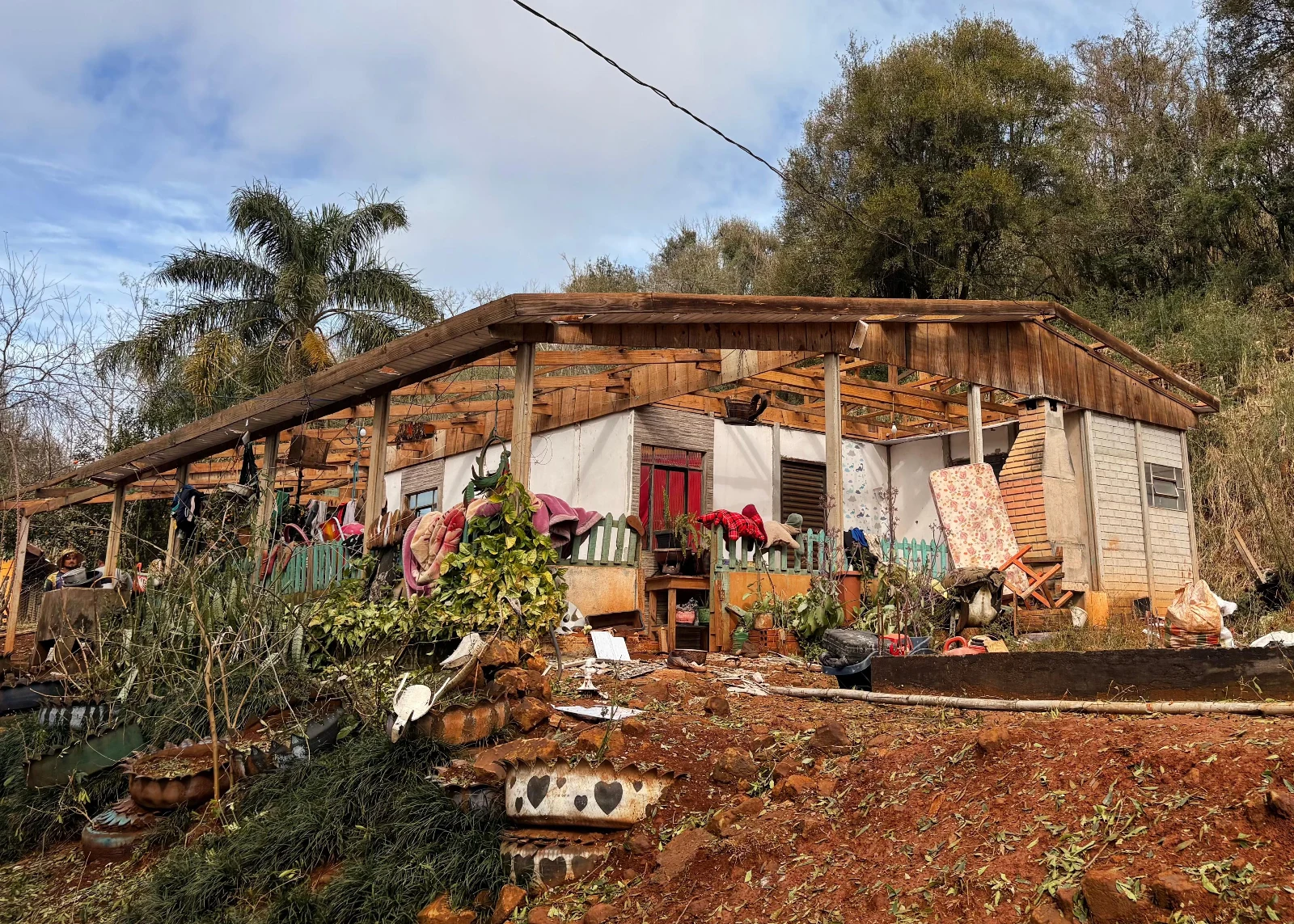 Tornado no Paraná: Defensoria atende famílias e orienta cadastramento de atingidos em Candói e Turvo
