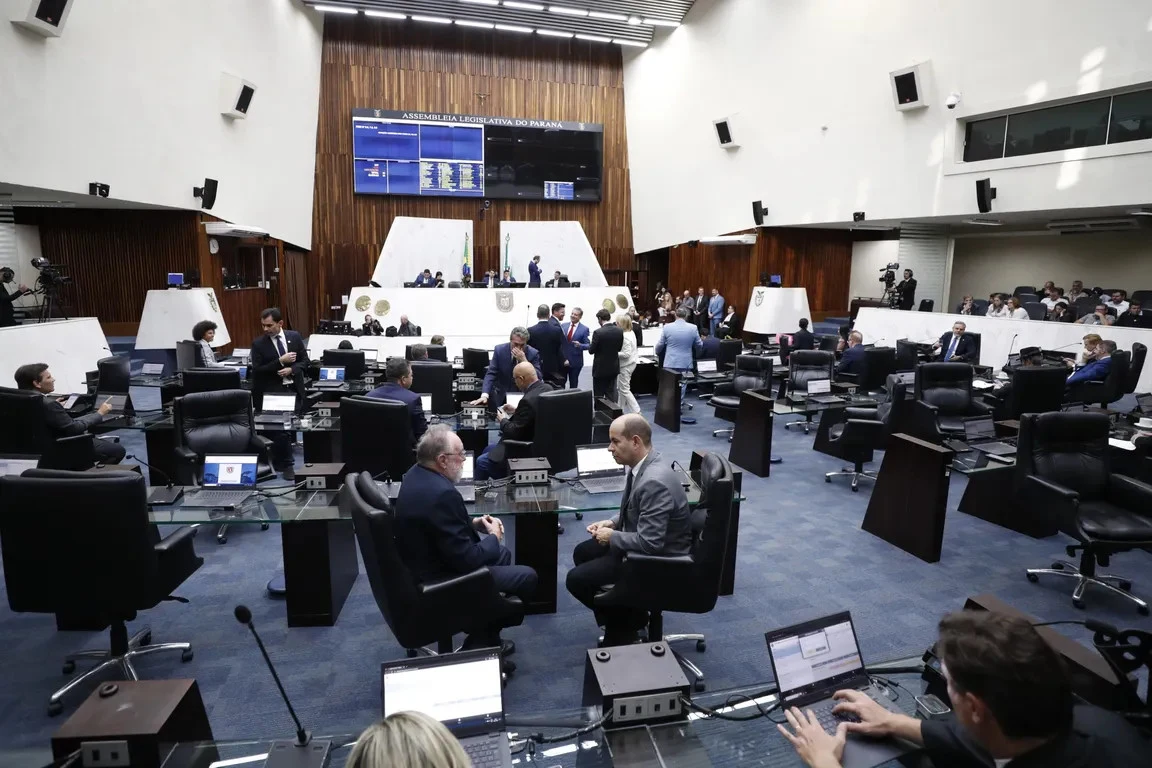 Aprovada criação de fraldários acessíveis para crianças, idosos e pessoas com deficiência no Paraná