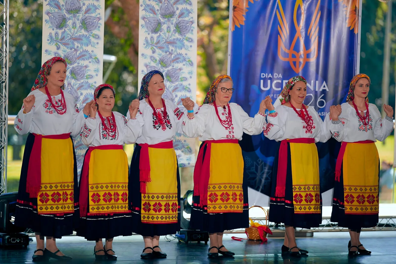 Grupo Ivan Kupalo leva a cultura de Irati ao 6º Dia da Ucrânia em Curitiba