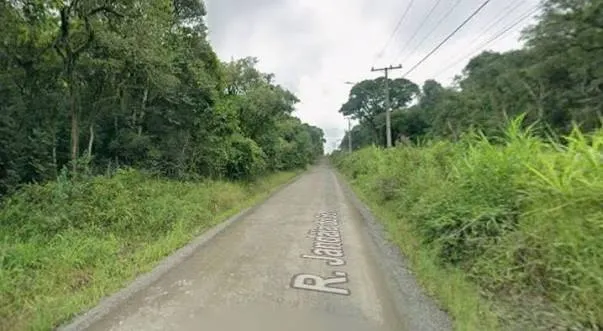 Rua Jandaia do Sul, na Vila Raquel, está interditada para obras de drenagem