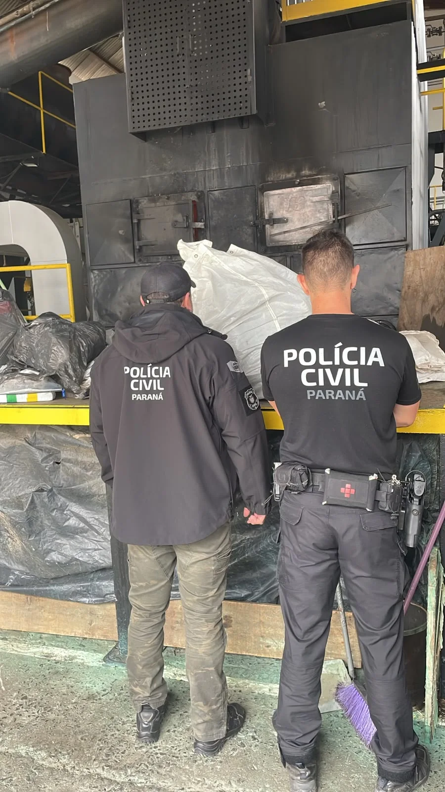 Cerca de 170 kg de drogas apreendidas na região de Irati e Rebouças são incinerados pela PCPR