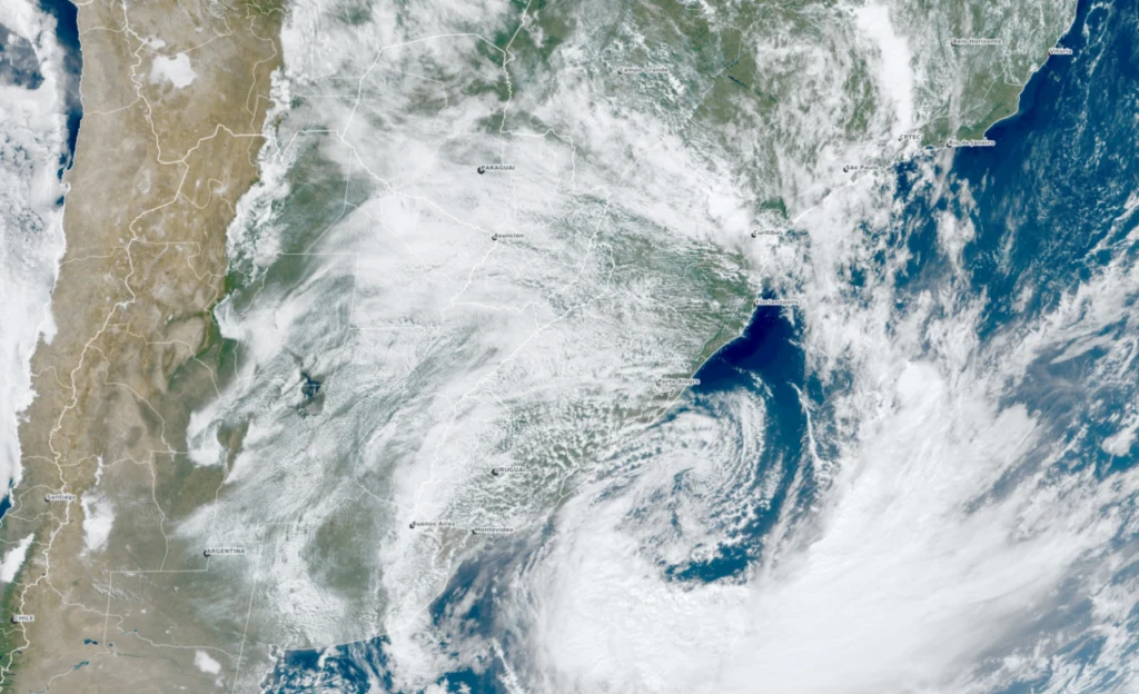 Ciclone extratropical avança pelo Sul e Paraná entra no radar de temporais; veja quando