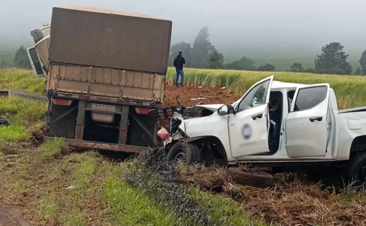 Tragédia na PR-090: cinco pessoas morrem em colisão frontal entre caminhão e caminhonete em Ventania