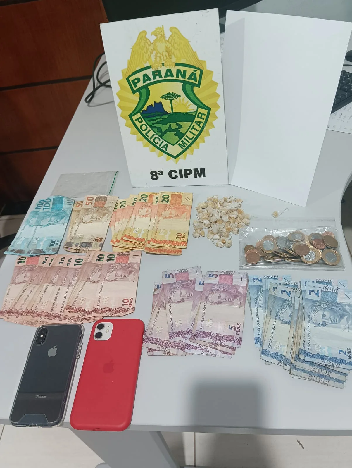 Adolescente é apreendido e homem preso com crack e dinheiro em Rebouças