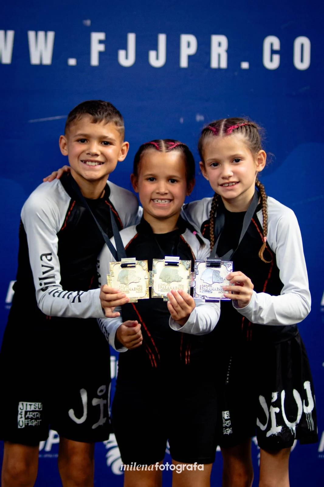 Do milagre ao pódio: três irmãos de Irati transformam superação em conquistas no Jiu-Jitsu