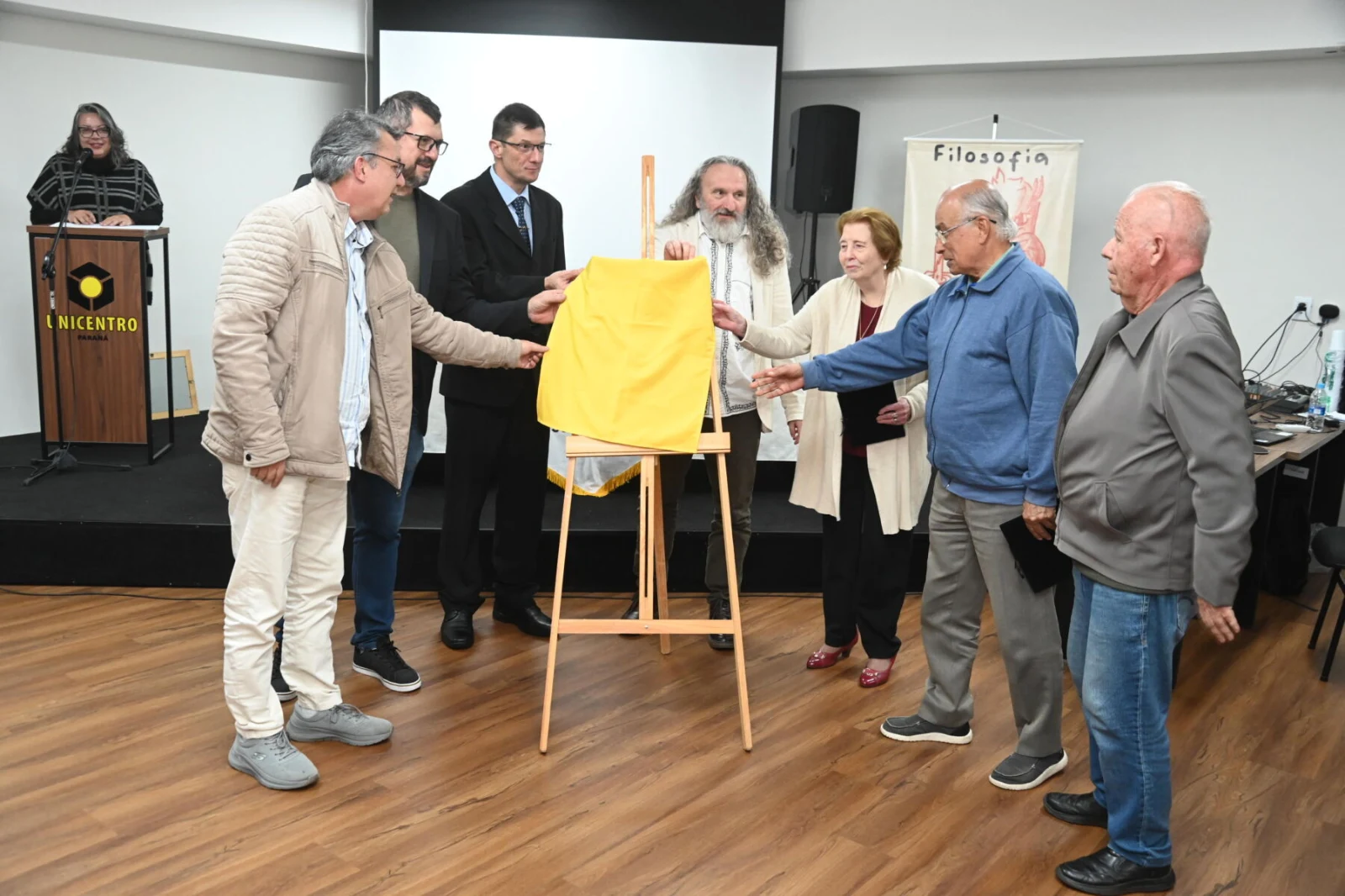 Curso de Filosofia da Unicentro celebra 25 anos com homenagem a professores aposentados